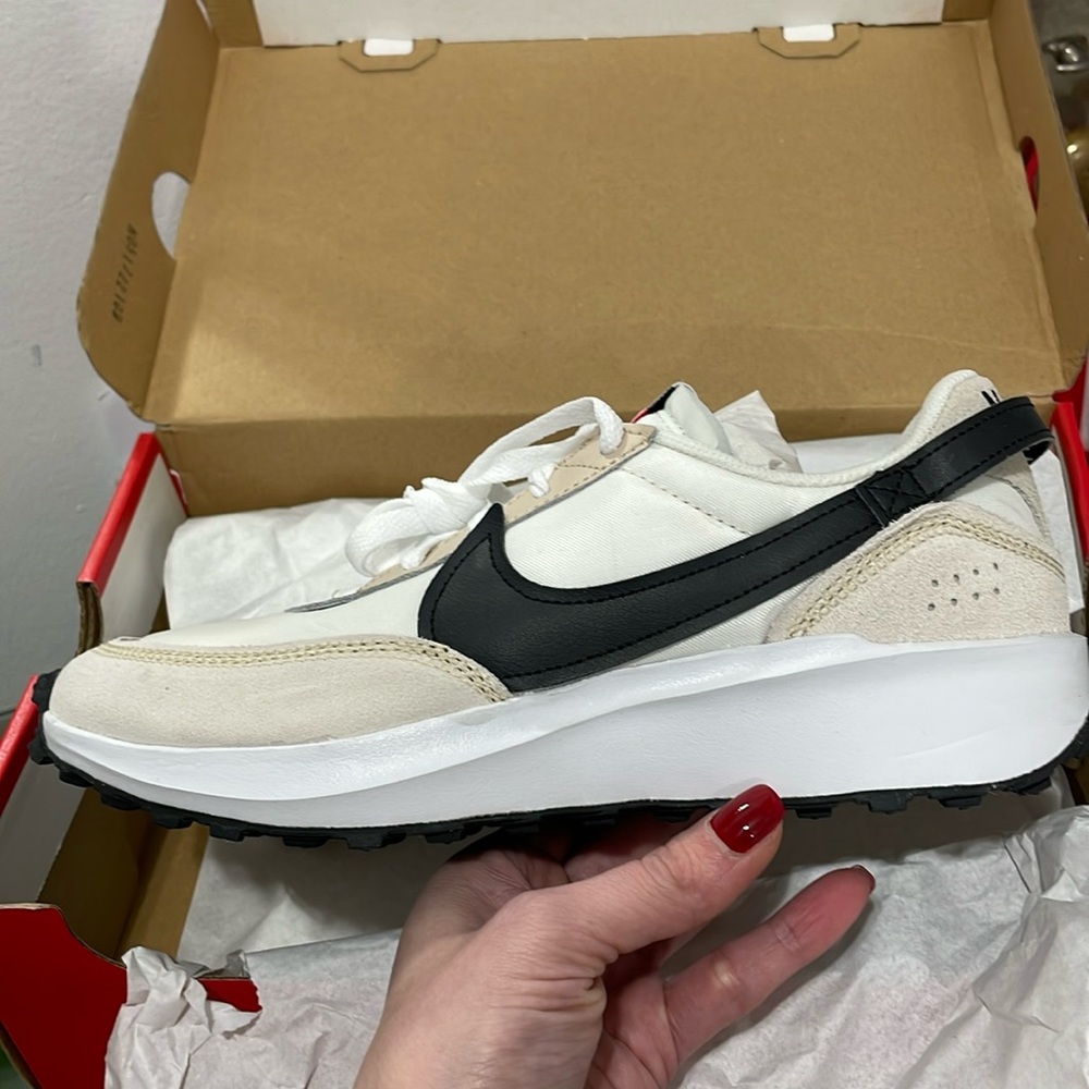 Women’s Nike Waffle Debut NIB size 9